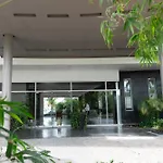 The Beaches-Beachfront Retreat