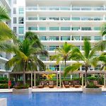 The Beaches-Beachfront Retreat