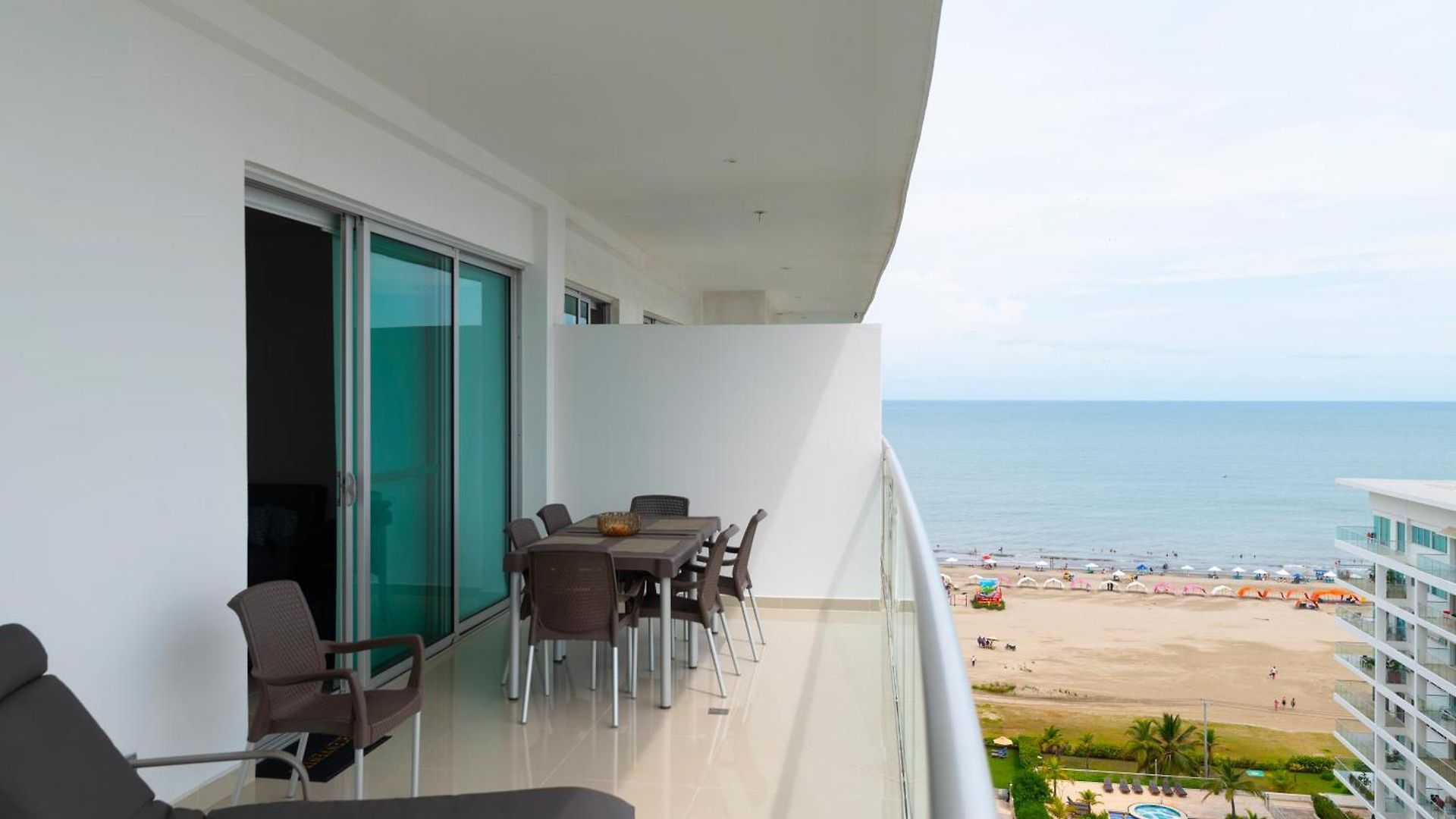 The Beaches-beachfront Retreat Apartment Cartagena