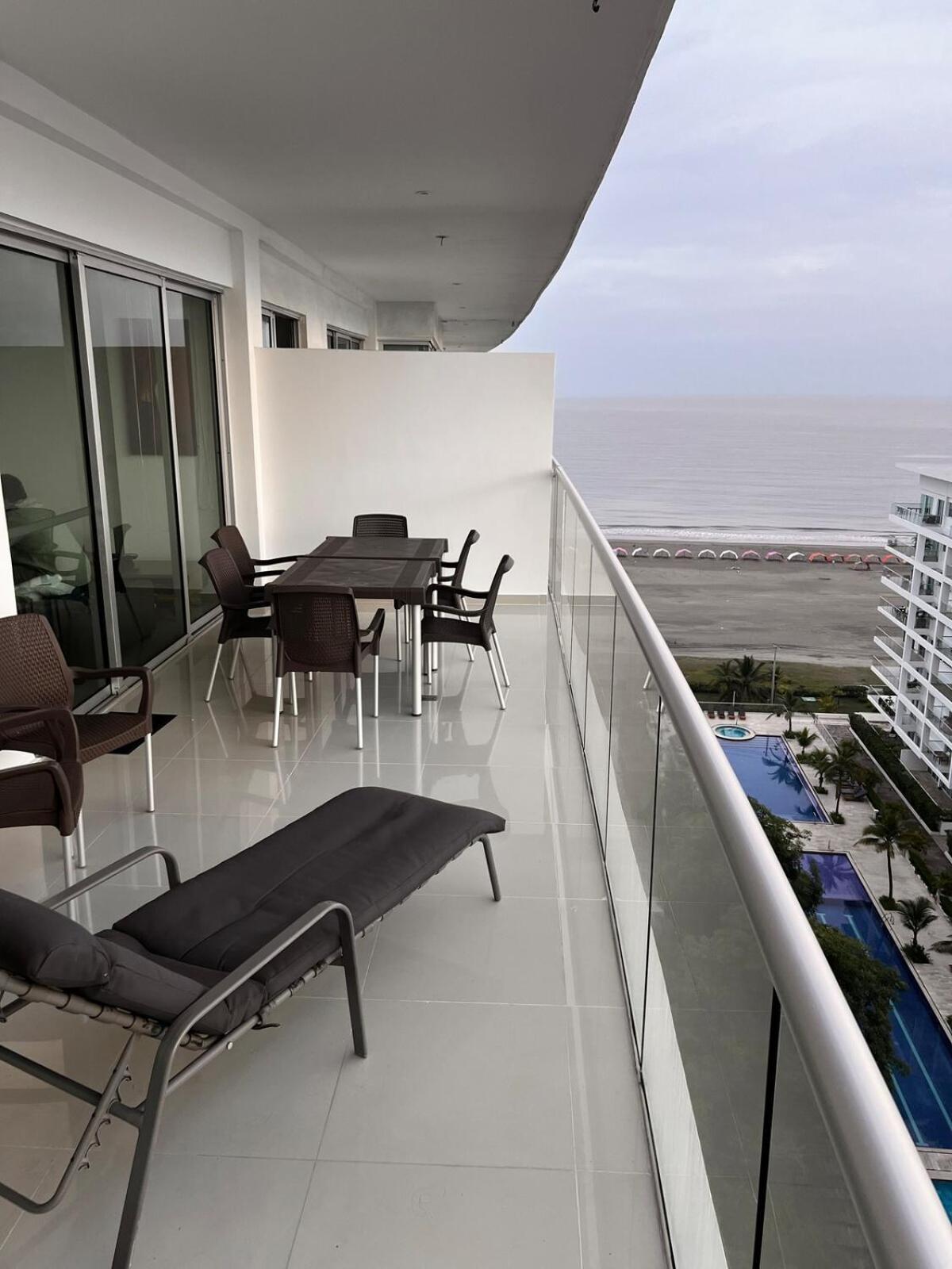 The Beaches-beachfront Retreat Apartment Cartagena